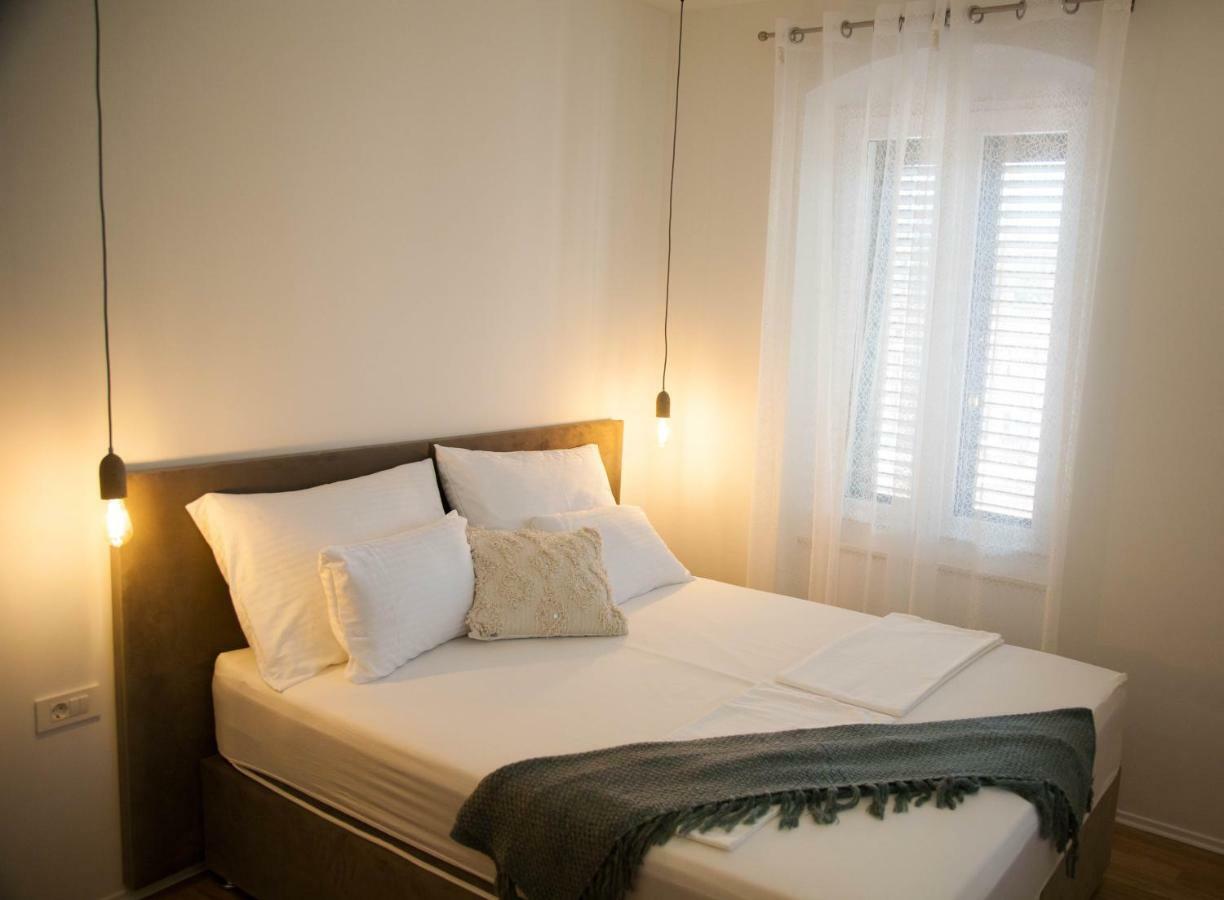 Soukki Town Centre Suites 1 Split Exteriör bild