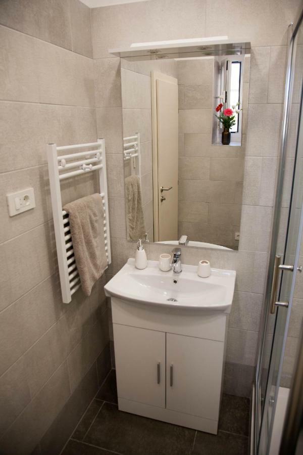 Soukki Town Centre Suites 1 Split Exteriör bild