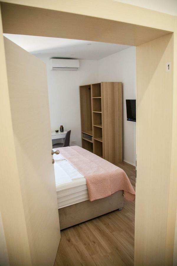 Soukki Town Centre Suites 1 Split Exteriör bild