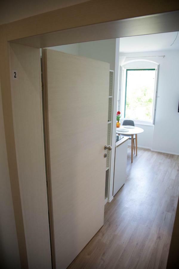 Soukki Town Centre Suites 1 Split Exteriör bild
