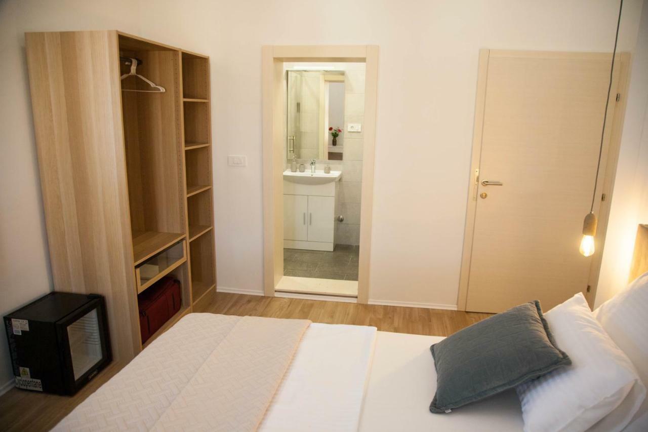 Soukki Town Centre Suites 1 Split Exteriör bild