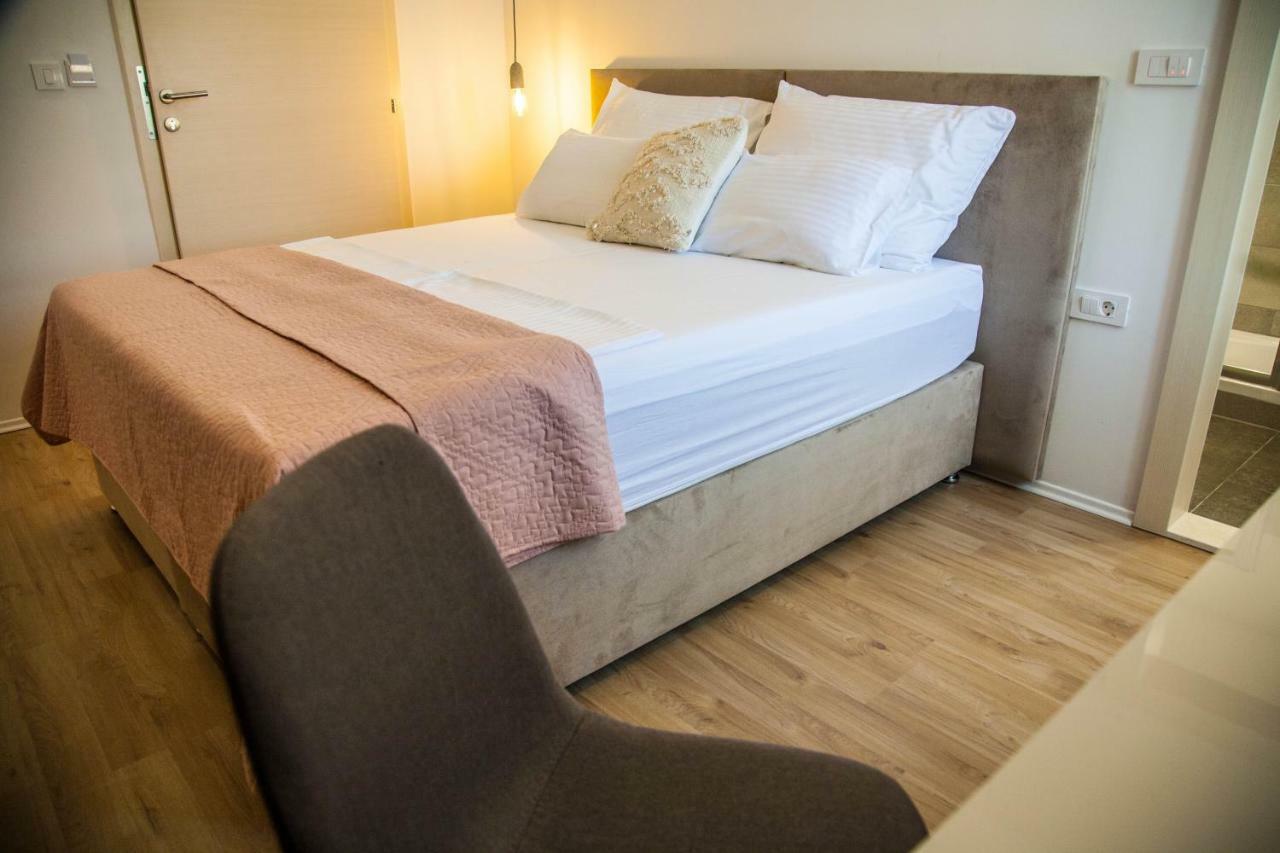 Soukki Town Centre Suites 1 Split Exteriör bild