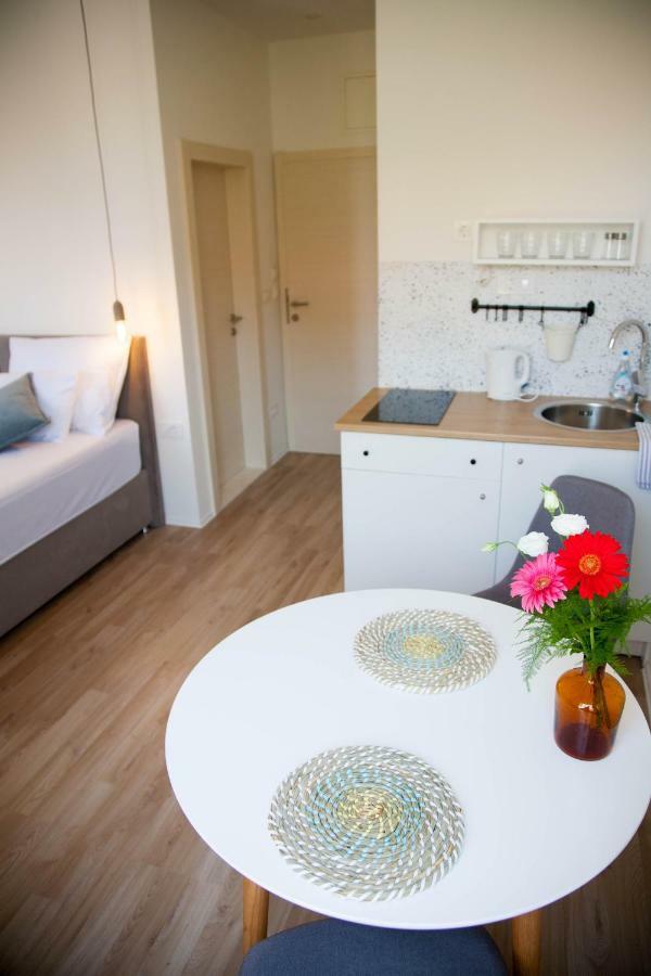 Soukki Town Centre Suites 1 Split Exteriör bild