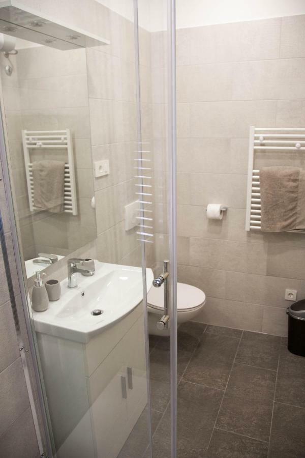 Soukki Town Centre Suites 1 Split Exteriör bild