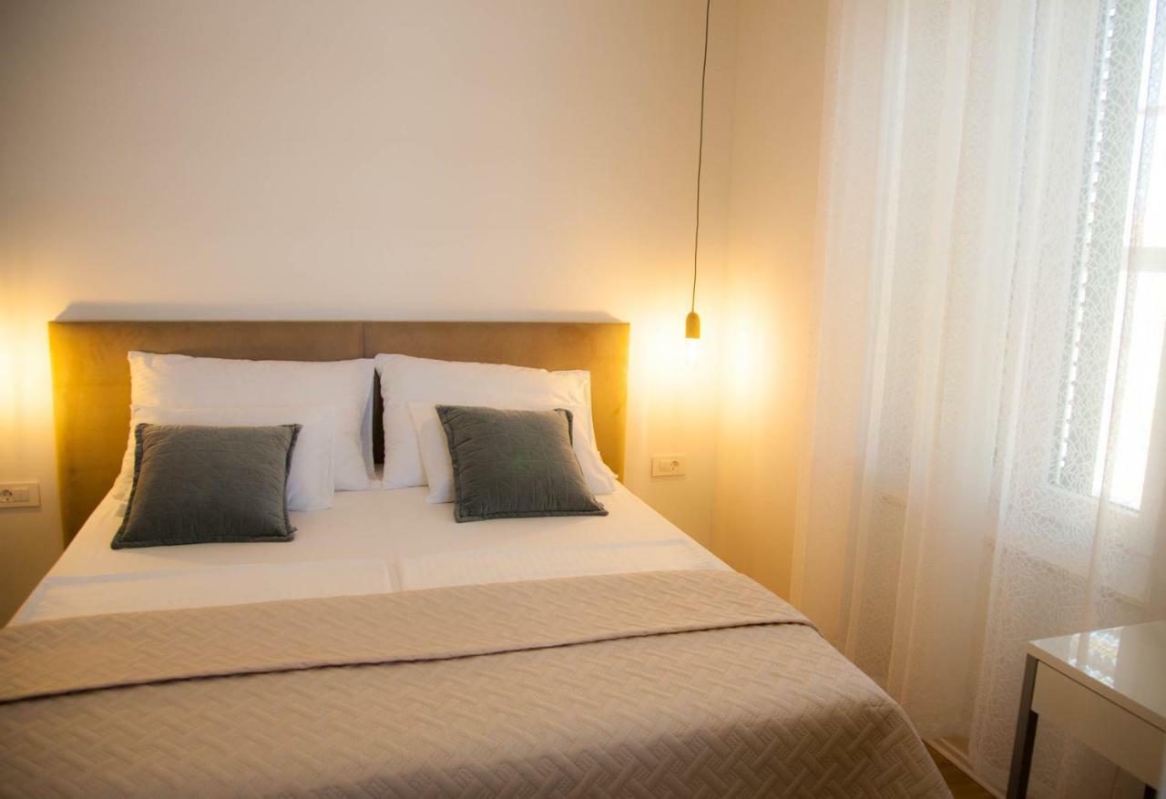 Soukki Town Centre Suites 1 Split Exteriör bild