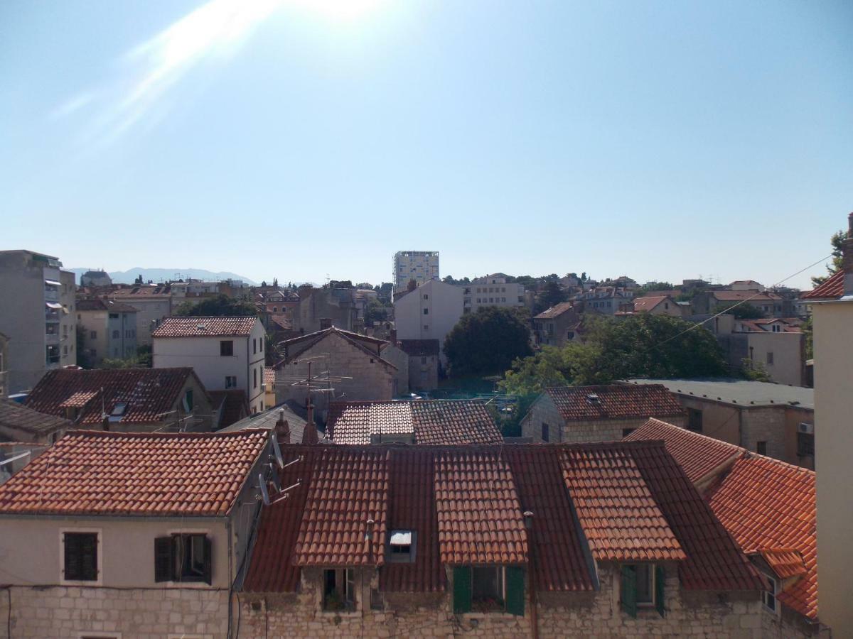 Soukki Town Centre Suites 1 Split Exteriör bild